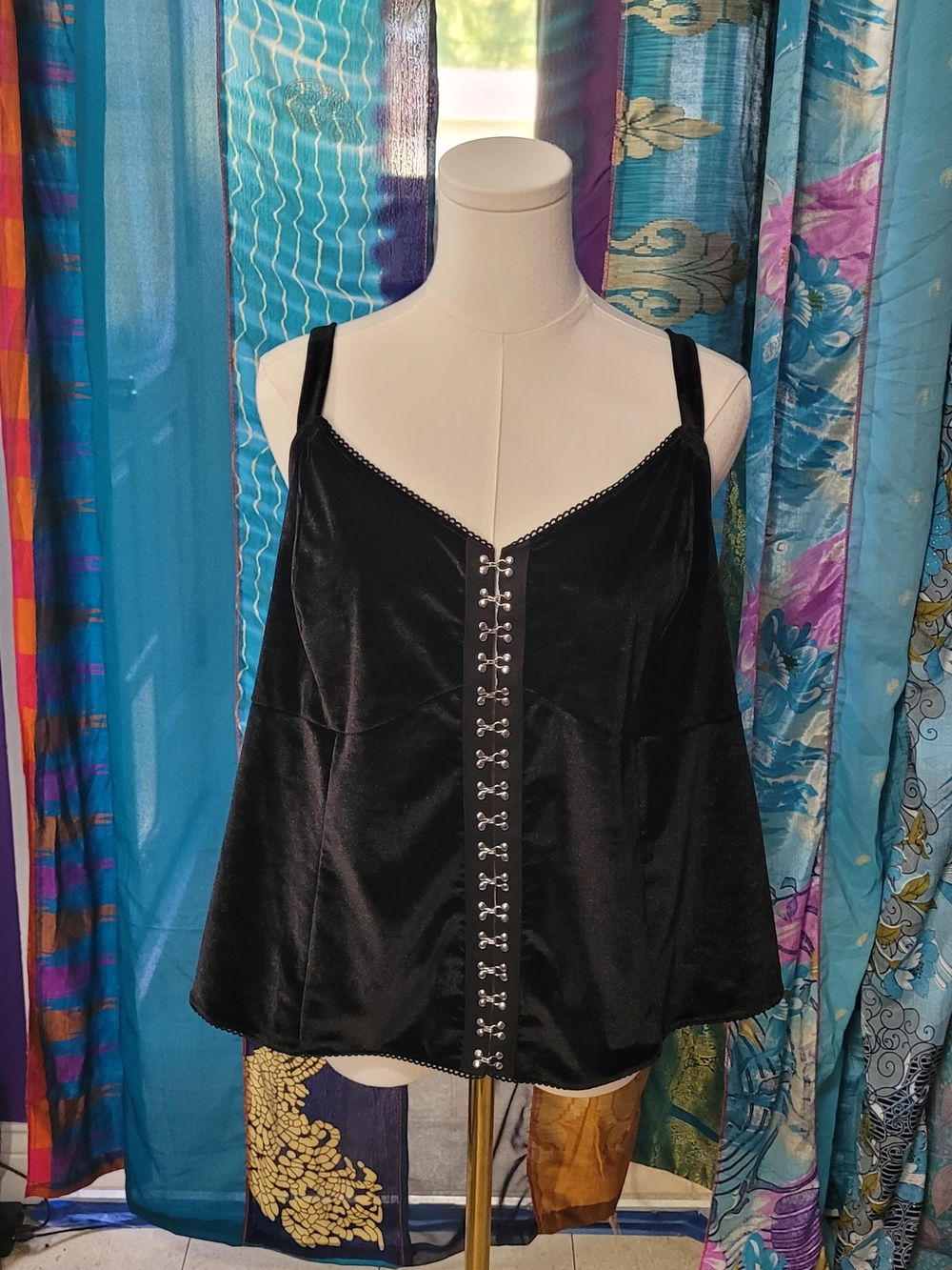 Torrid Nightfall Black Velvet Hook & Eye Cami 2X
